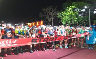 Hujan Tak Surutkan Semangat Pelari 25K Ikuti Sangirun Night Trail 2023 Sragen