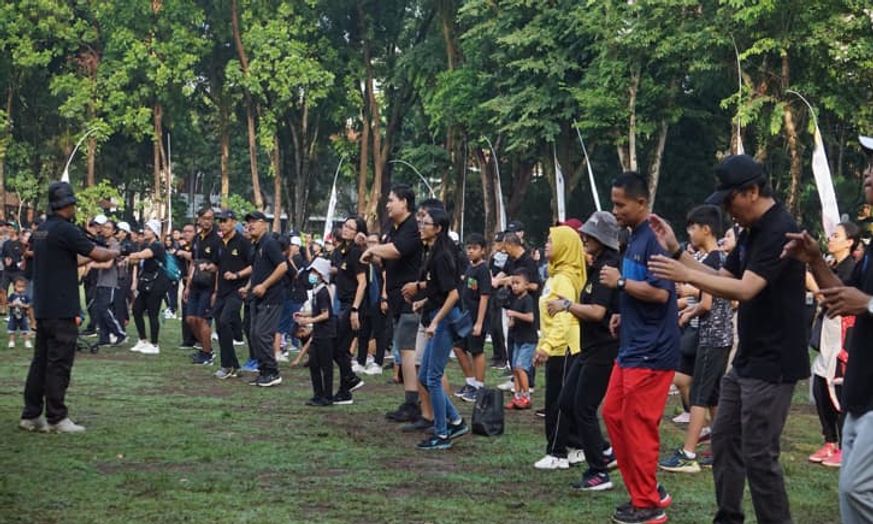 Rangkaian Dies Natalis ke-67 UKSW Salatiga Dibuka dengan Senam dan Jalan Sehat