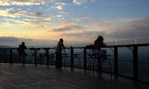 Menikmati Senja di Enam Langit Kawasan Perbukitan Menoreh Borobudur