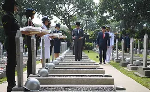 Hari Pahlawan, Jokowi dan Ma’ruf Amin Hadiri Ziarah Nasional di TMP Kalibata