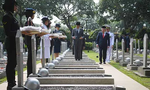 Hari Pahlawan, Jokowi dan Ma’ruf Amin Hadiri Ziarah Nasional di TMP Kalibata