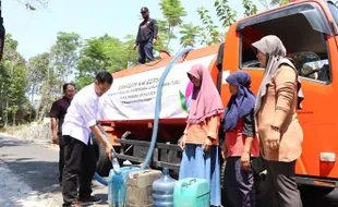 PLN Salurkan 1 Juta Liter Air ke Warga Terdampak Kekeringan di Jateng dan DIY