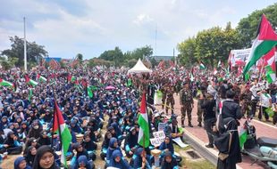 Besar-Besaran! Aksi Bela Palestina di Alun-alun Klaten Diikuti 10.000 Orang