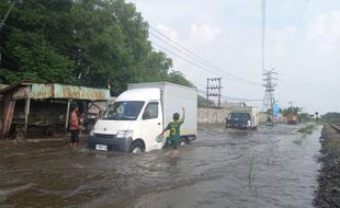 Banjir di Semarang Tak Kunjung Surut, Warga Khawatir Bila Hujan Turun Lagi