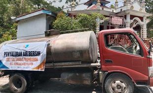 Masih Krisis, Sidorejo Klaten Diguyur 42.000 Liter Air Bersih dari Solopeduli