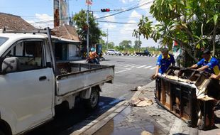 Muatan Kasur & Sofa Bed di Pikap Mendadak Terbakar di Jalan Ngangkruk Boyolali