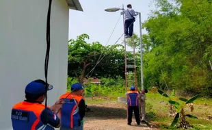 Rugikan Uang Negara, Lampu PJU di Belakang Indomaret di Ngawi Dicopot