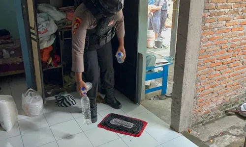 Jual Miras di Rumah, Warga Pucangsawit Solo Ditangkap Polisi