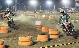 Pembalap Bersaing Ketat di Seri Penutup Motocross di Malang