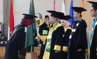 UIN Walisongo Semarang Wisuda 629 Mahasiswa