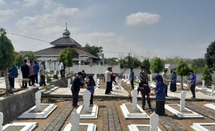 Khidmat, Pejabat Forkopimda Wonogiri Ziarah dan Berdoa di Makam Pahlawan