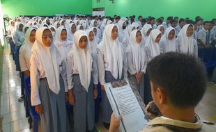 Ratusan Siswa SMKN 1 Sambirejo Sragen Deklarasi Antiperundungan