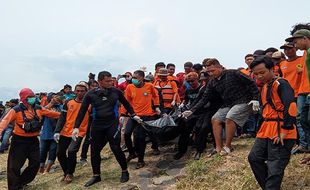 Tim SAR Gabungan Evakuasi Pemancing Tenggelam di Waduk Cengklik Boyolali