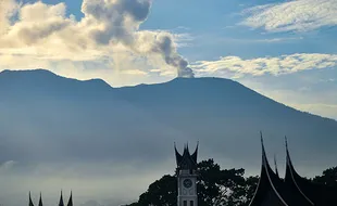 Pasca Erupsi, BKSDA Tutup Jalur Pendakian Gunung Marapi di Sumbar