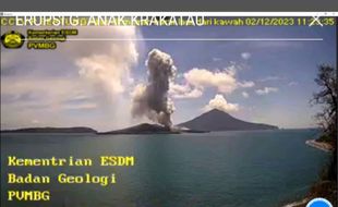 Sabtu, Gunung Anak Krakatau Kembali Erupsi Dua Kali