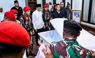 Jenazah Mantan Kepala BNPB Doni Monardo Diberangkatkan ke TMP Kalibata