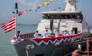 TNI AL Luncurkan KRI Marlin dan Patkamla Jefman di Batam, Perkuat Koarmada III