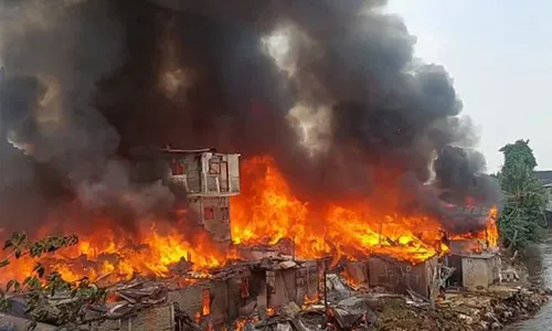 Kebakaran Hebat Landa Permukiman Padat di Manggarai Jaksel, 2 Orang Luka-luka