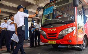 Pengecekan Bus & Kesehatan Sopir di Terminal Tirtonadi Solo Sambut Libur Nataru