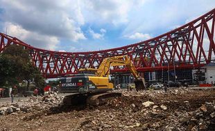 Pembongkaran Bangunan Rumah dan Toko Terdampak Proyek Underpass Joglo Solo