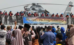 Pelepasan Satgas Maritime Task Force Menuju Lebanon di Koarmada II Surabaya