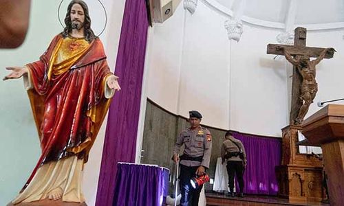 Gegana Polda DIY Sterilisasi Gereja di Sleman Jelang Pelaksanaan Ibadah Natal