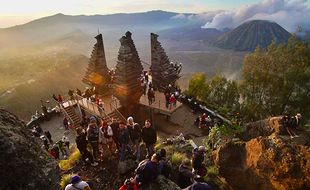 Pascalibur Lebaran, Kawasan Wisata Bromo Masih Ramai Dikunjungi Wisatawan