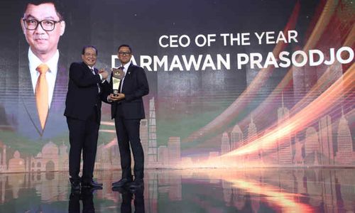 Dirut PLN Darmawan Prasodjo Kembali Dinobatkan Jadi CEO Of The Year