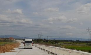 Padat! 15.000 Kendaraan Diprediksi Lintasi Tol Fungsional Solo-Jogja per Hari