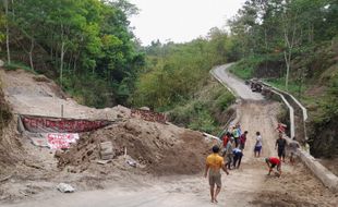 Warga Jemowo Boyolali Demo Tolak Tambang Galian C, Tuntut Operasi Disetop