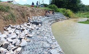 Warga Dinar Indah Tolak Relokasi, Pemkot Semarang Minta Tanggul Permanen