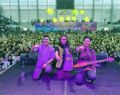 Seru! Ribuan Pelajar Goyang Bareng saat Konser Hivi di Akasia SMA Batik 1 Solo