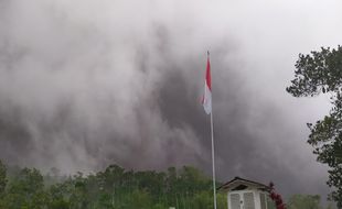 Hujan Abu Vulkanik Guyur 5 Desa di Magelang, BPBD: Awas Banjir Lahar Dingin!