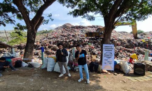 Sampaikan Keluhan Warga, Belasan Komika Gelar Unjuk Rasa di TPA Mrican Ponorogo