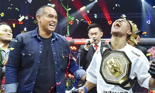 Lipin Sitorus Sukses Revans, Rebut Gelar Juara Kelas Atom MMA dari Ade Permana