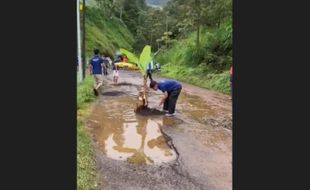 Video Jalan Utama Candi Cetho Rusak Viral, Ini Kata DPUPR Karanganyar