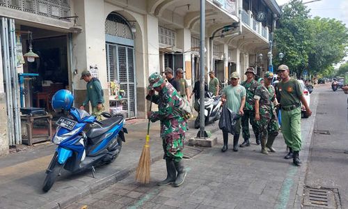 Antisipasi Banjir, Kodim Solo Bersihkan Pasar hingga Tanam 1.000 Pohon