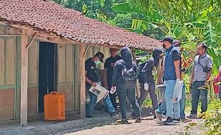 Terduga Teroris di Paron Ngawi Ditangkap, Rumah Digeledah, HP dan Laptop Disita