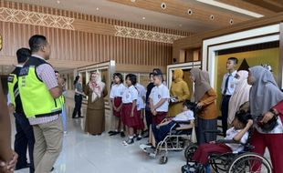 Airport Tour, Siswa YPAC Solo Diajak Mengenal Fasilitas Bandara Adi Soemarmo