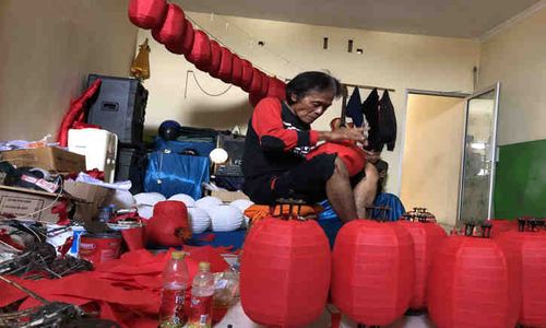 Penjual dan Perajin Lampion di Solo Banjir Pesanan, Lampion Naga Diminati