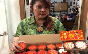 Cerita Produsen Kue Keranjang di Solo, Eksis Berjualan hingga Generasi Kedua