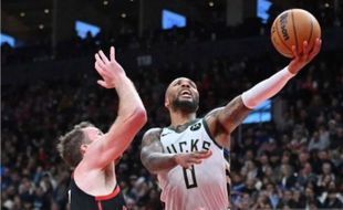 Bucks Lewati Kings Berkat Tripoin Damian Lillard setelah Buzzer Beater