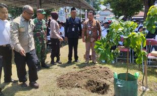 Banyak Gunakan Kertas untuk Pemilu, KPPS Sukoharjo Diminta Tanam Pohon di TPS