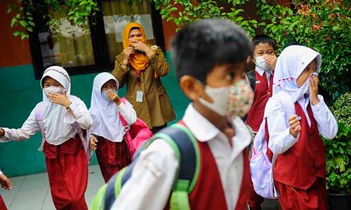 Terdampak Bau Kimia, Ratusan Siswa SD di Cilegon Dipulangkan Lebih Awal