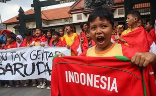 Aksi Siswa SD Solo Rayakan Keberhasilan Timnas Lolos Babak 16 Besar Piala Asia