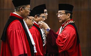 Momen Wisuda Purnabakti dan Pisah Sambut Hakim Mahkamah Konstitusi