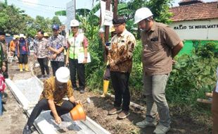 50 Paket Proyek Disiapkan Untuk Atasi Jalan Rusak di Karanganyar