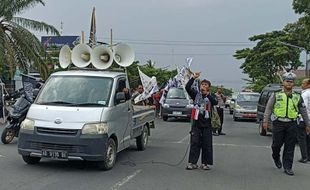 Buntut Penembakan di Colomadu, Laskar Umat Islam Karanganyar Demo Polres