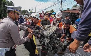 Tabrakan Beruntun di Jalur Puncak Bogor, 14 Orang Luka