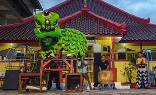 Melihat Keakraban Etnis Tionghoa-Jawa dari Kelompok Barongsai Tripusaka Solo